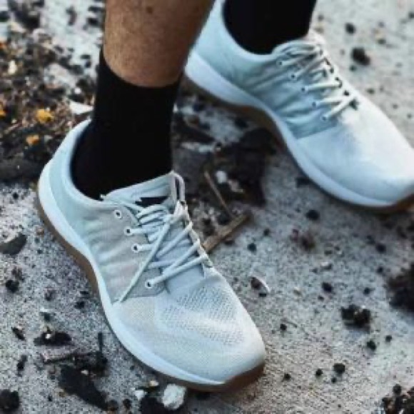 🆕 🖤Men’s UGG leather sneaker🖤🆕 - Picture 4 of 13